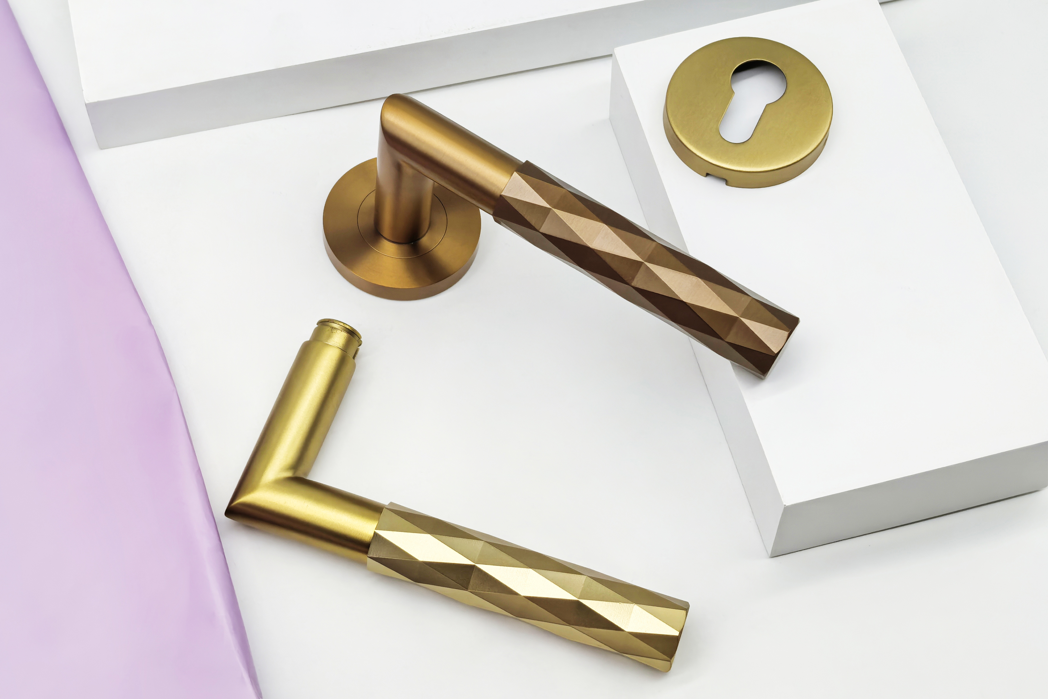 Rhombus-Shaped Stainless Steel and Brass Door Handle for Modern Interior Doors (3)