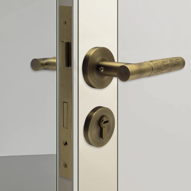 Guangdong Direct Factory Stainless Steel Hammer-Made Door Handle for Bedroom