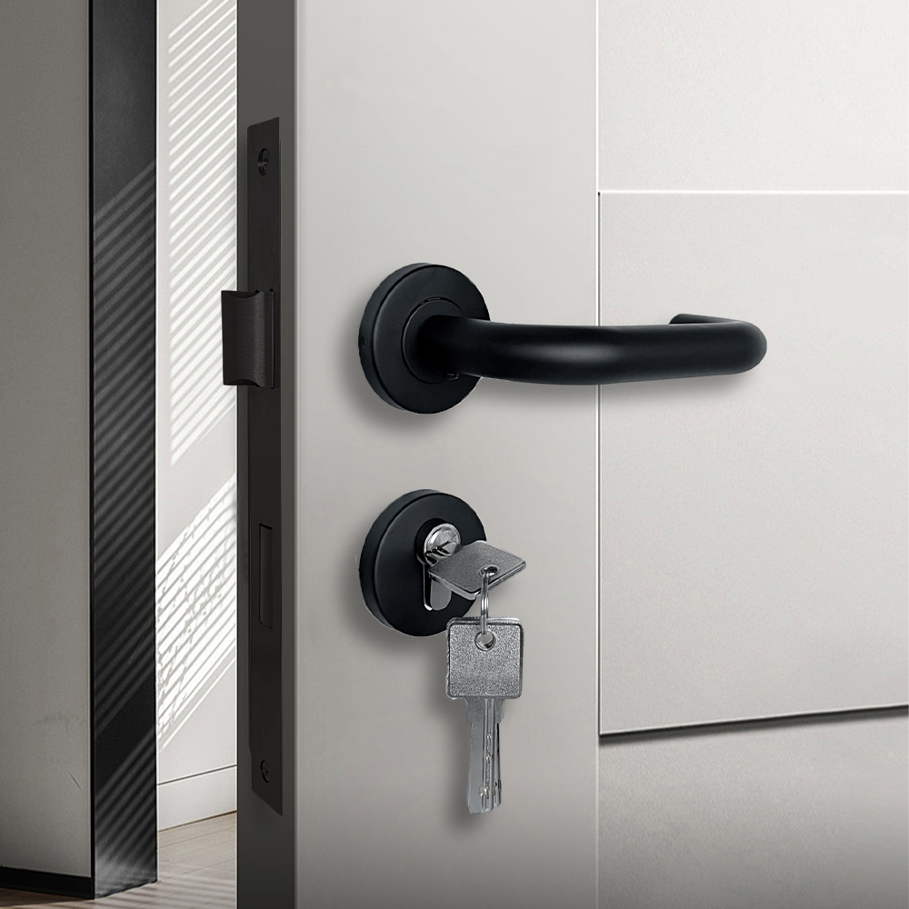 Door Handle in Stainless Steel Manufacturer 