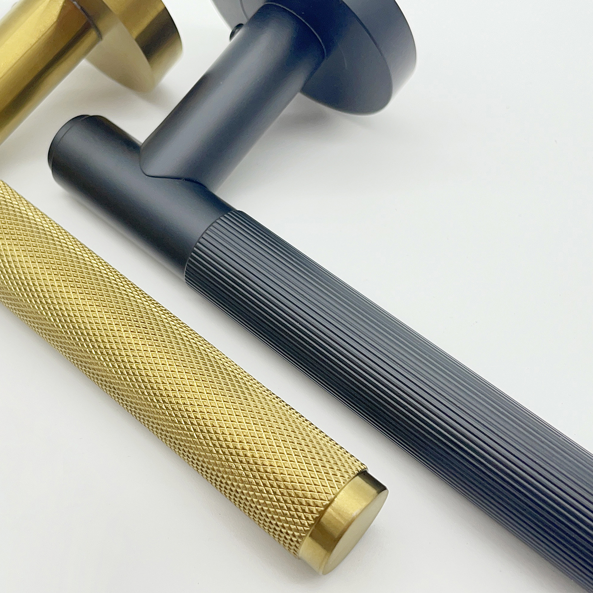 Nordic Style 304 Stainless Steel Right Angle Knurled Door Handle